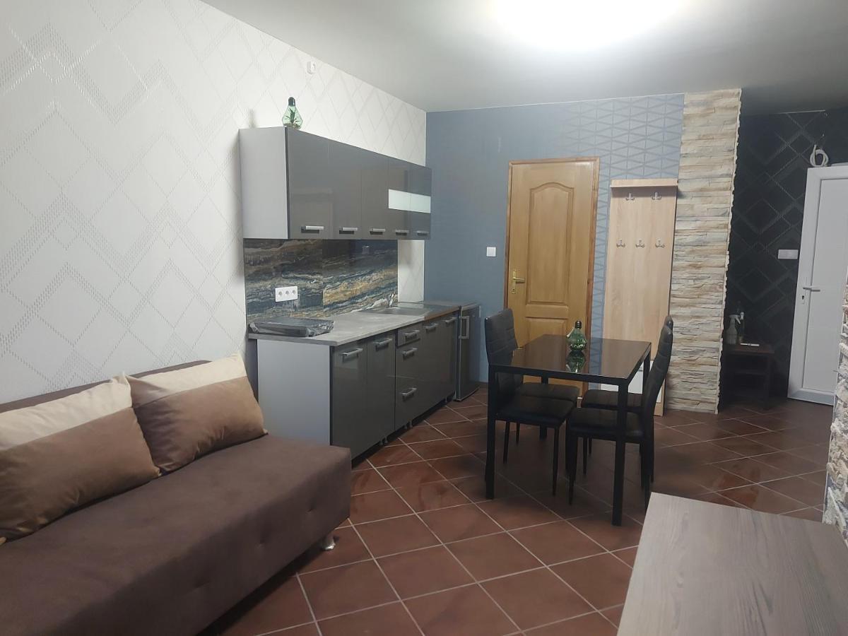 Aniko Szallas Baja Exterior foto